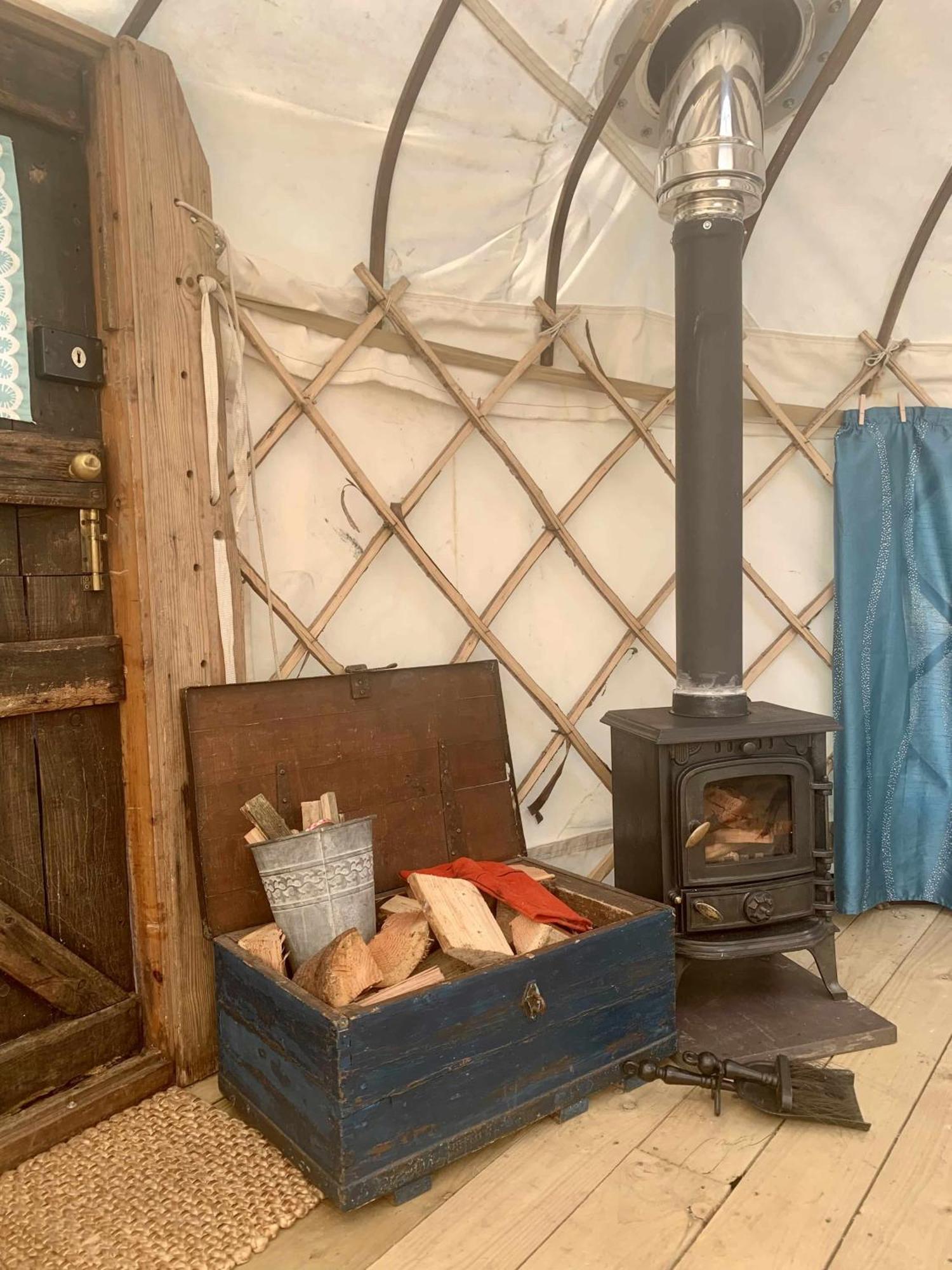 Ceridwen Glamping, Double Decker Bus And Yurts Hotel Llandysul Eksteriør billede
