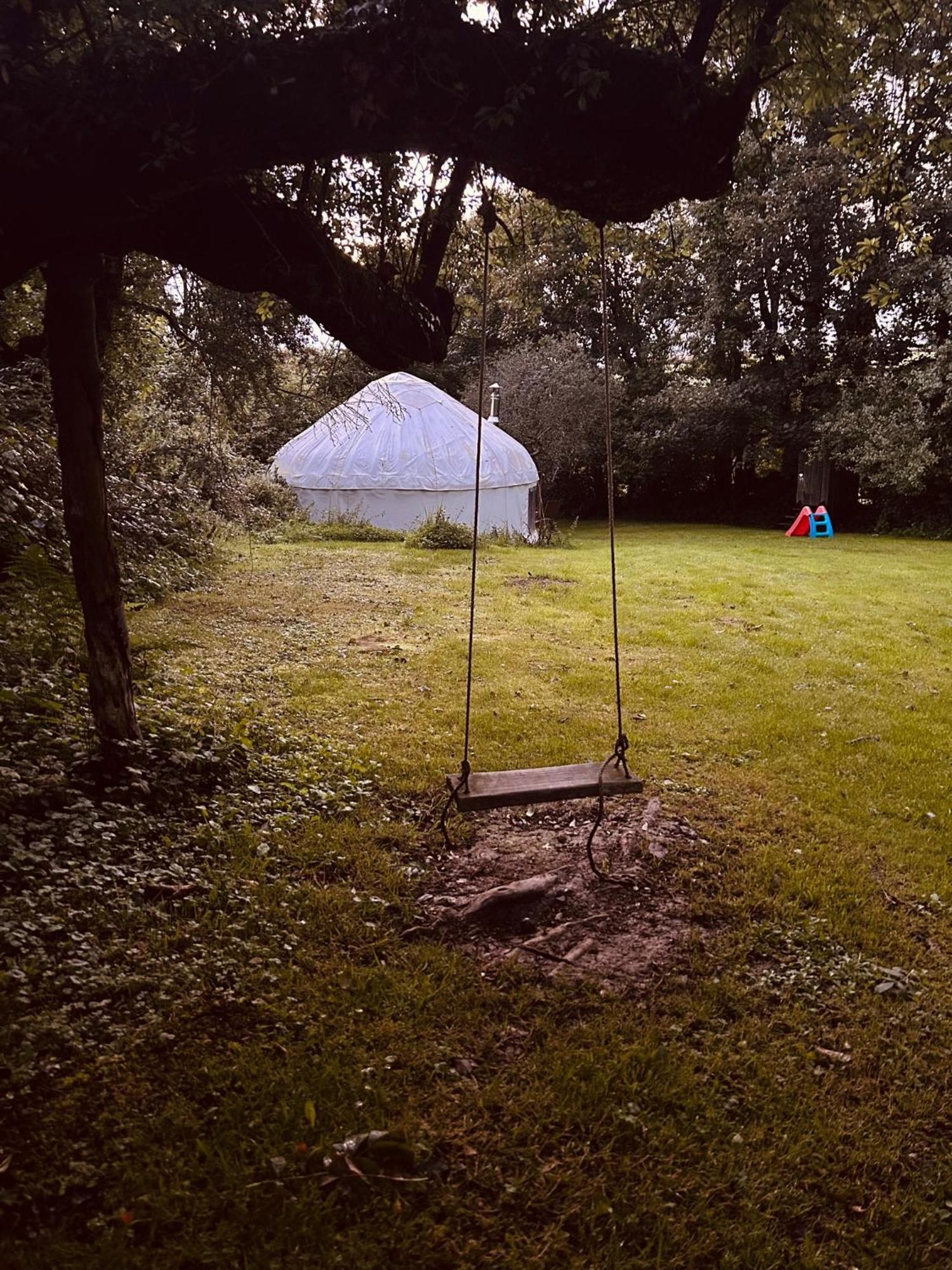 Ceridwen Glamping, Double Decker Bus And Yurts Hotel Llandysul Eksteriør billede