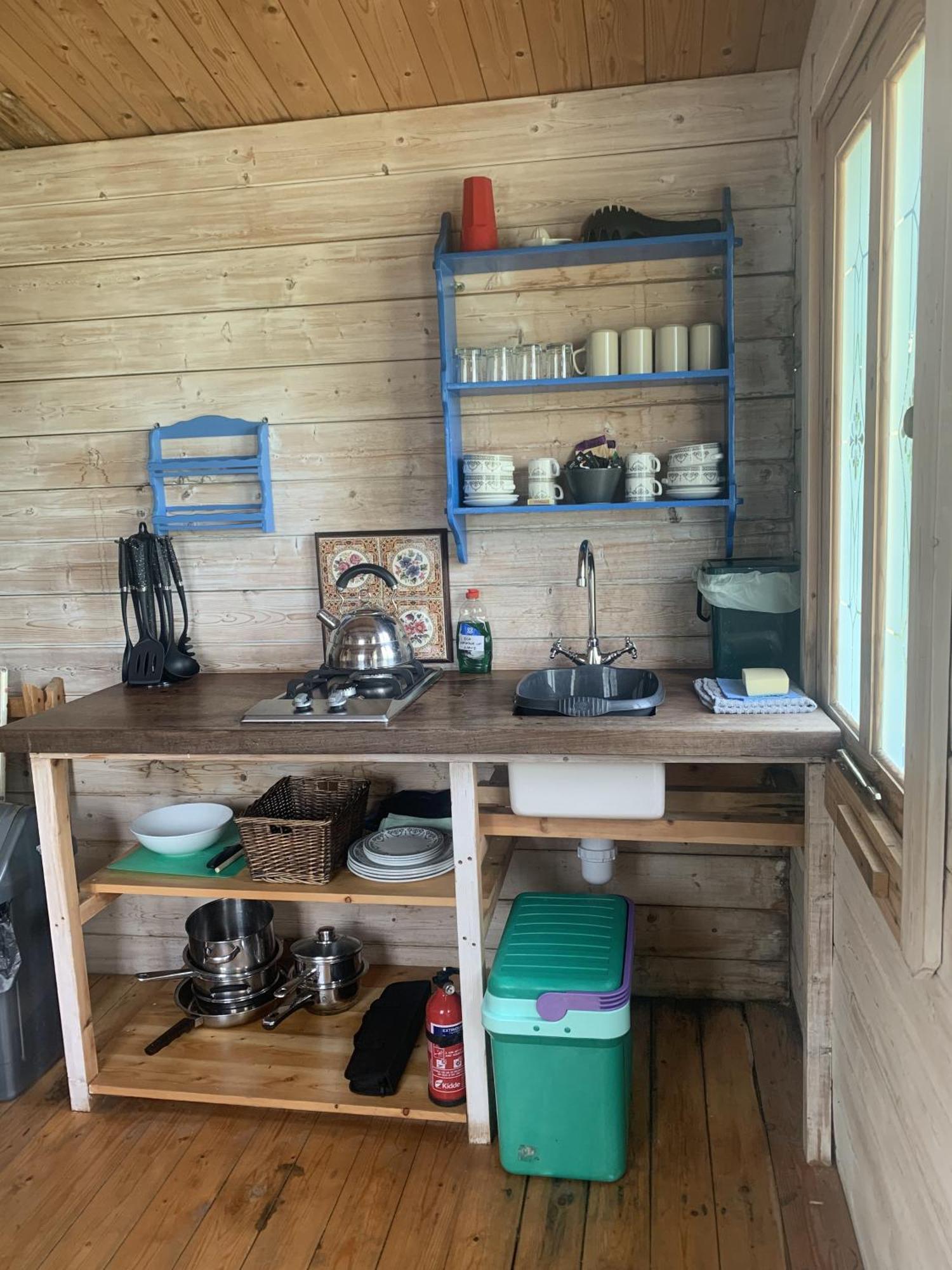 Ceridwen Glamping, Double Decker Bus And Yurts Hotel Llandysul Eksteriør billede