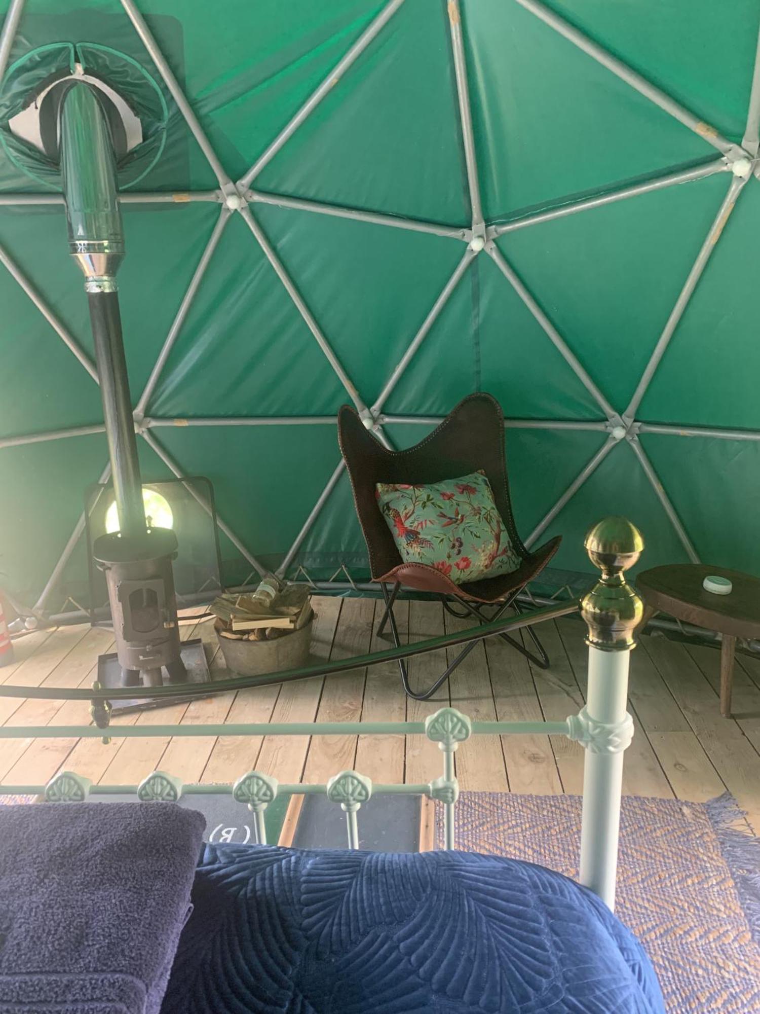 Ceridwen Glamping, Double Decker Bus And Yurts Hotel Llandysul Eksteriør billede
