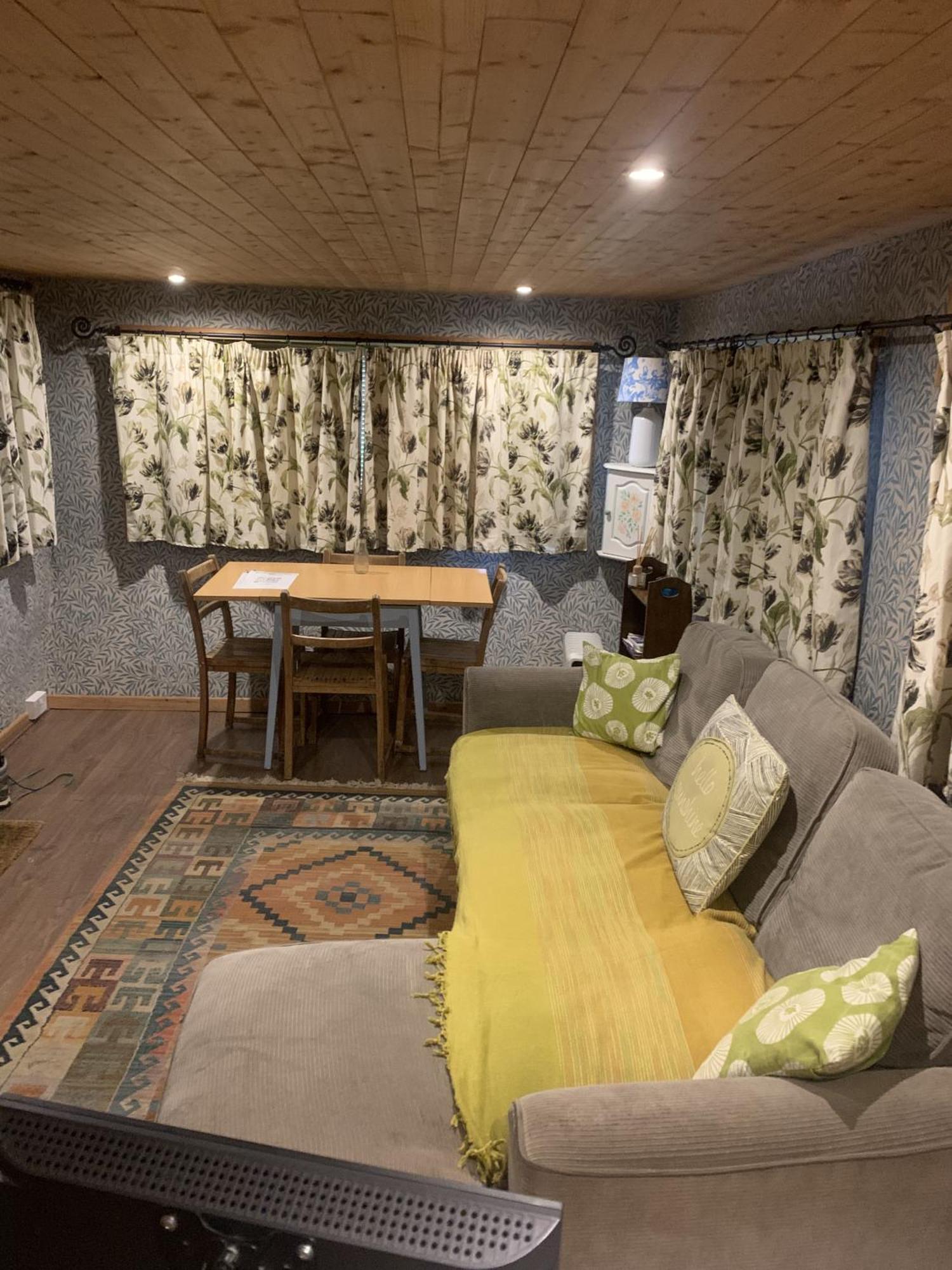 Ceridwen Glamping, Double Decker Bus And Yurts Hotel Llandysul Eksteriør billede