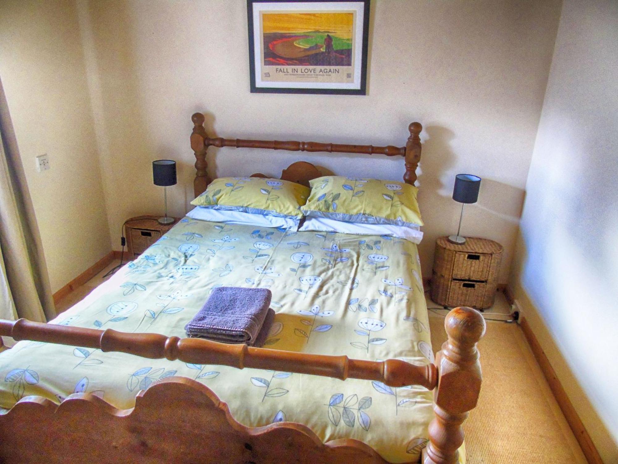 Ceridwen Glamping, Double Decker Bus And Yurts Hotel Llandysul Eksteriør billede