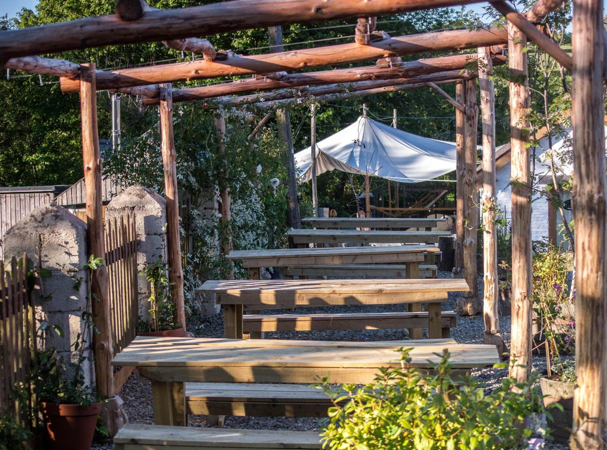 Ceridwen Glamping, Double Decker Bus And Yurts Hotel Llandysul Eksteriør billede
