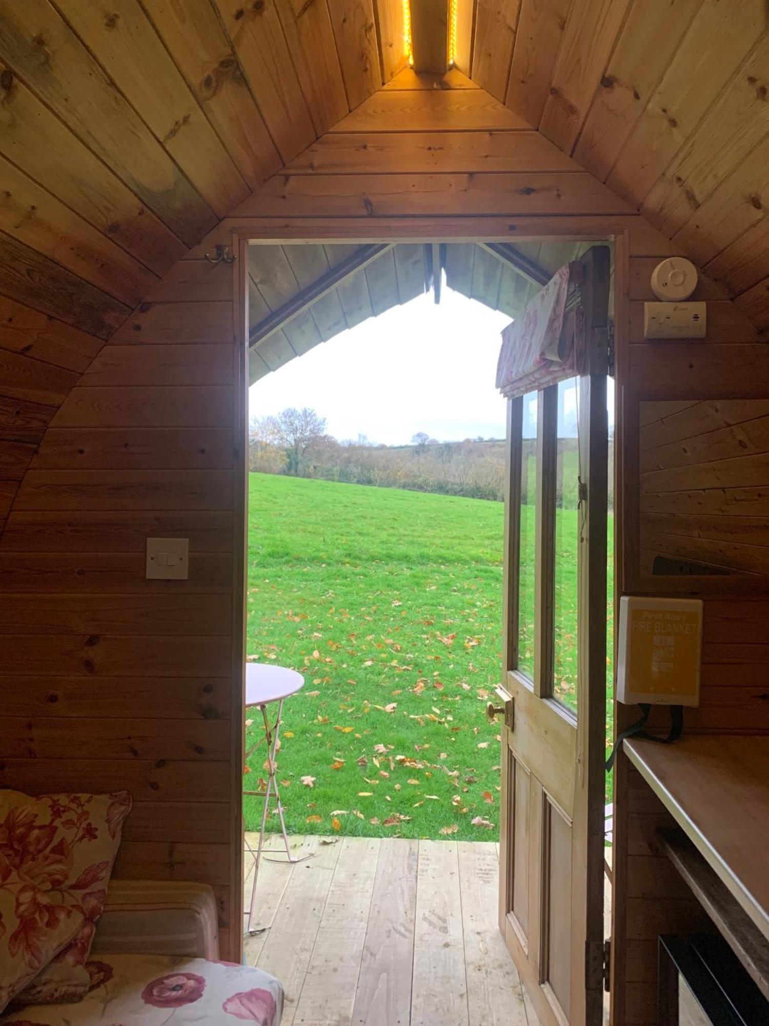 Ceridwen Glamping, Double Decker Bus And Yurts Hotel Llandysul Eksteriør billede