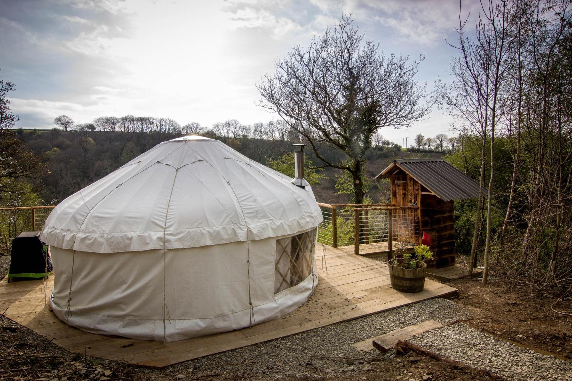 Ceridwen Glamping, Double Decker Bus And Yurts Hotel Llandysul Eksteriør billede
