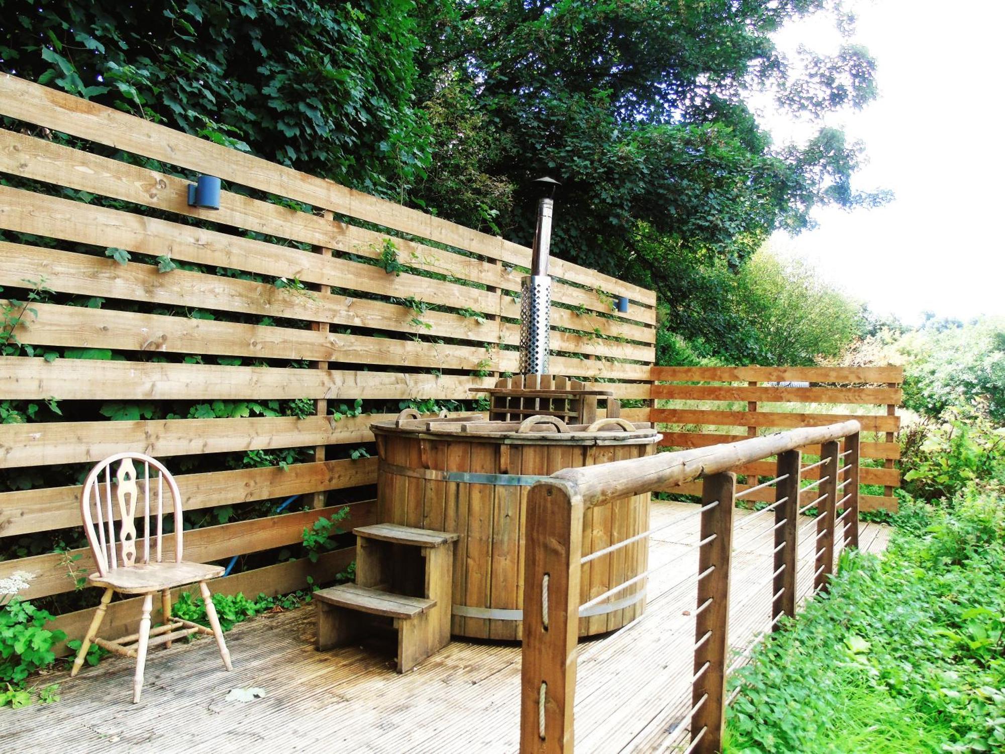 Ceridwen Glamping, Double Decker Bus And Yurts Hotel Llandysul Eksteriør billede