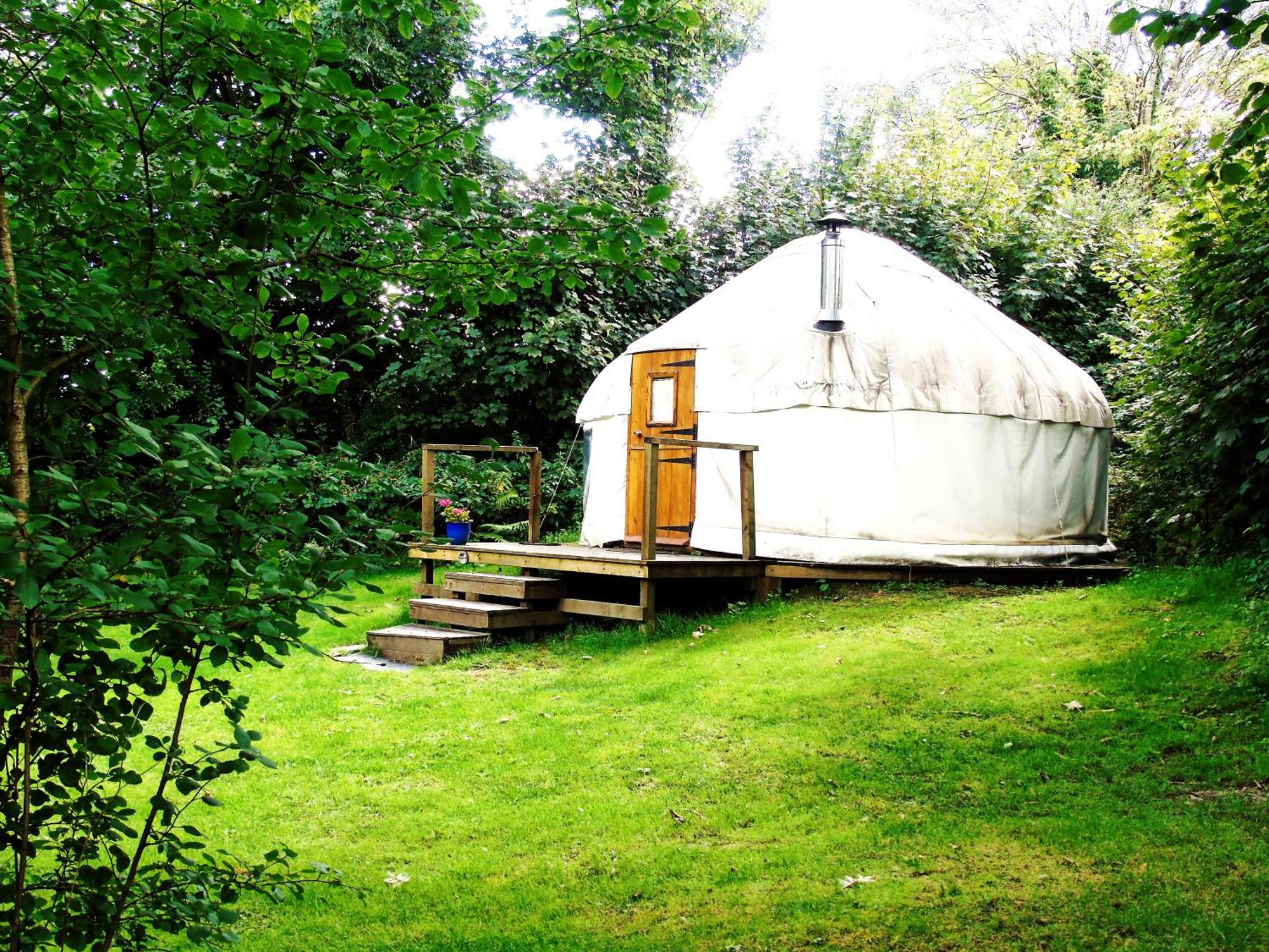 Ceridwen Glamping, Double Decker Bus And Yurts Hotel Llandysul Eksteriør billede