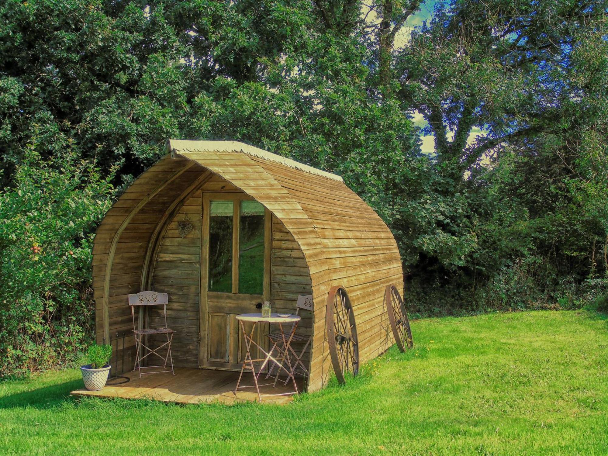 Ceridwen Glamping, Double Decker Bus And Yurts Hotel Llandysul Eksteriør billede