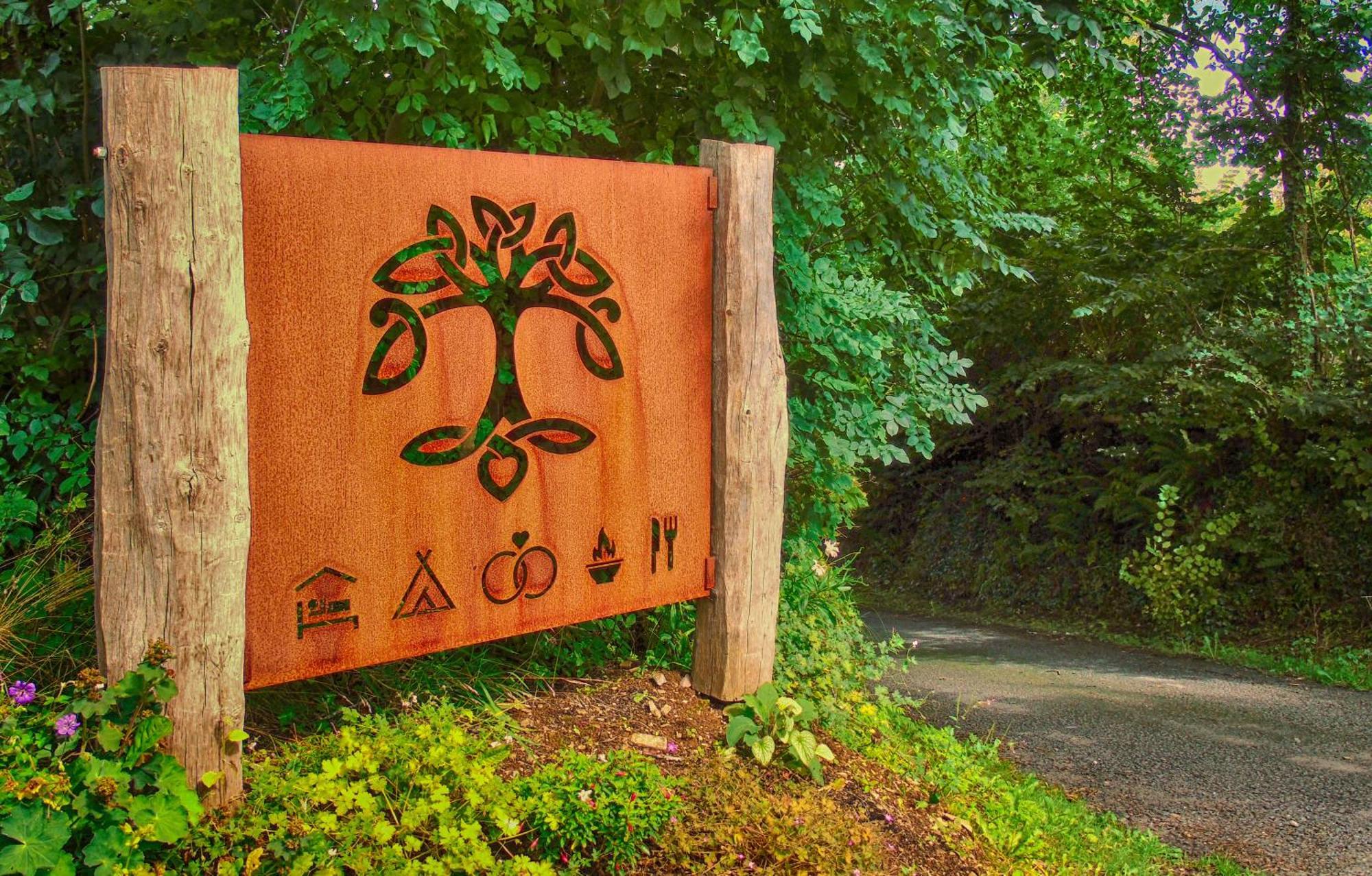 Ceridwen Glamping, Double Decker Bus And Yurts Hotel Llandysul Eksteriør billede