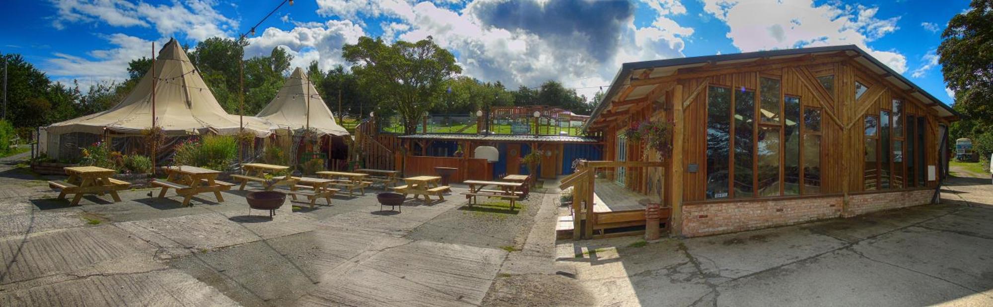 Ceridwen Glamping, Double Decker Bus And Yurts Hotel Llandysul Eksteriør billede