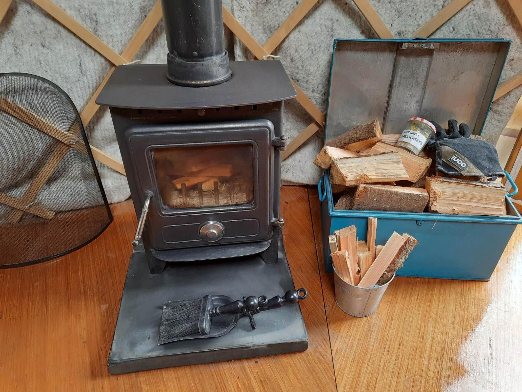 Ceridwen Glamping, Double Decker Bus And Yurts Hotel Llandysul Eksteriør billede