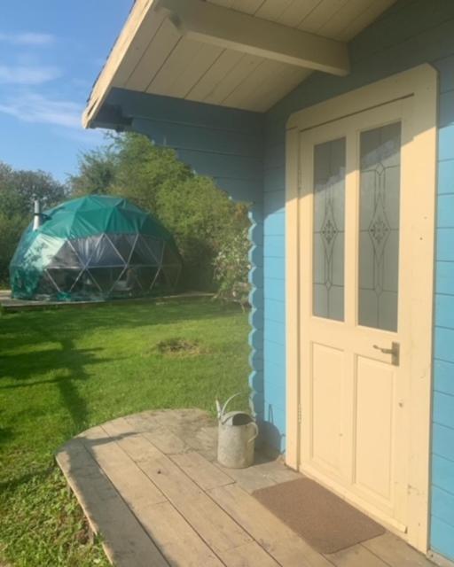 Ceridwen Glamping, Double Decker Bus And Yurts Hotel Llandysul Eksteriør billede