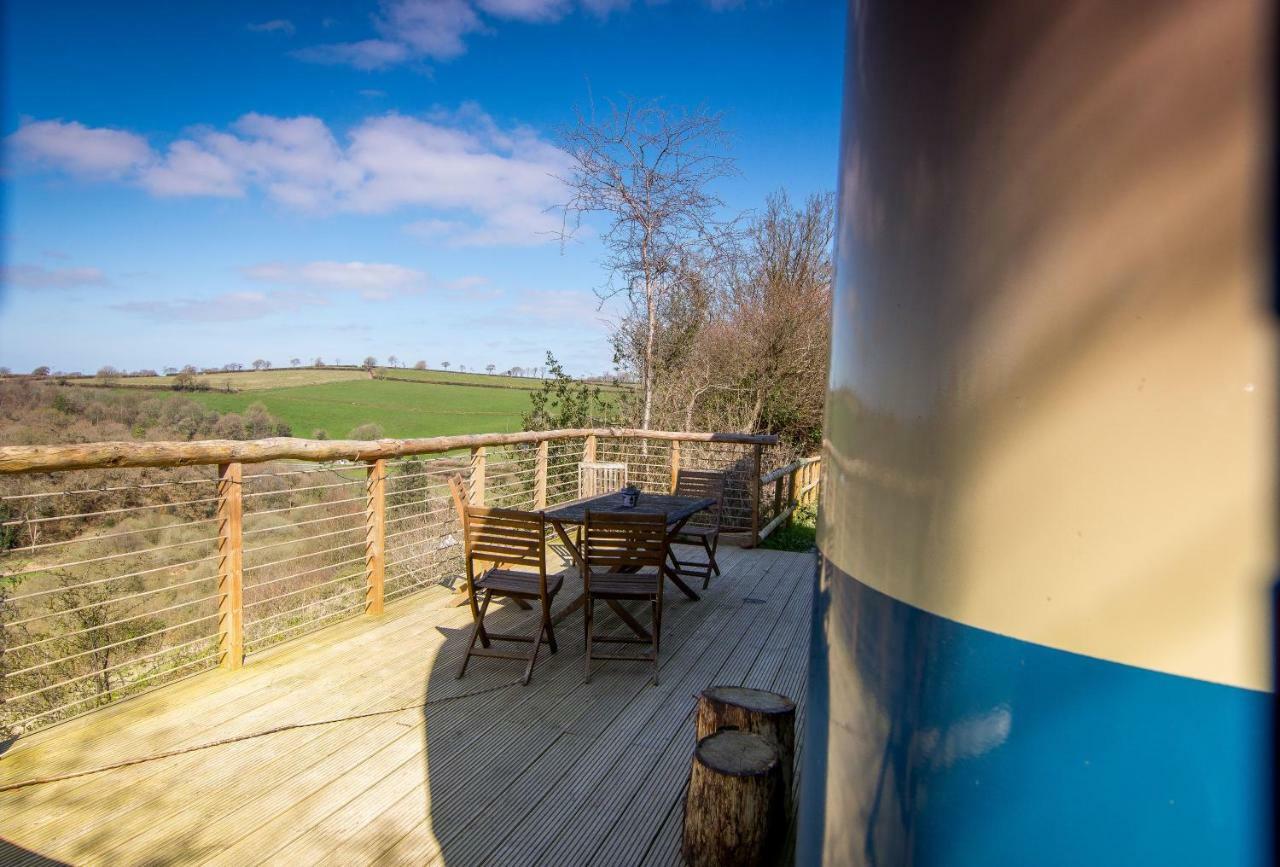 Ceridwen Glamping, Double Decker Bus And Yurts Hotel Llandysul Eksteriør billede